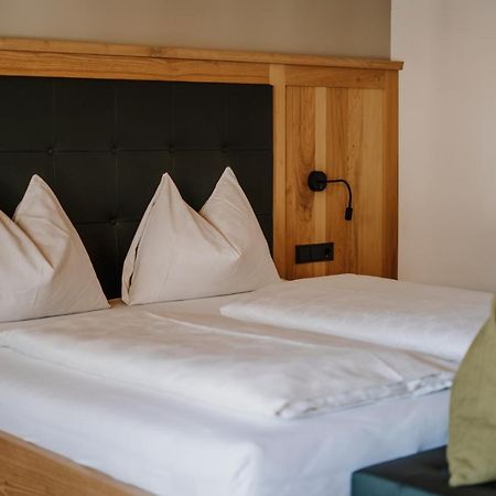 Hotel Weingut Klosterhof Caldaro Bagian luar foto
