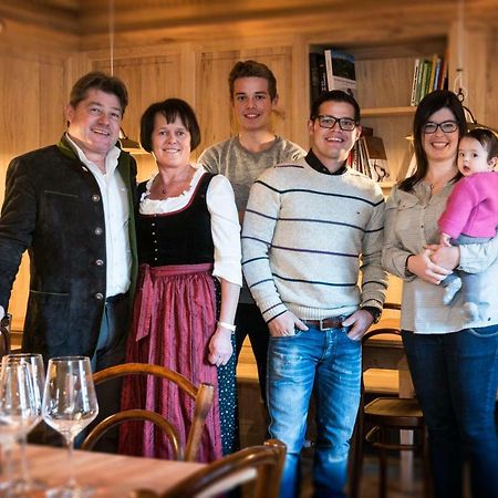 Hotel Weingut Klosterhof Caldaro Bagian luar foto