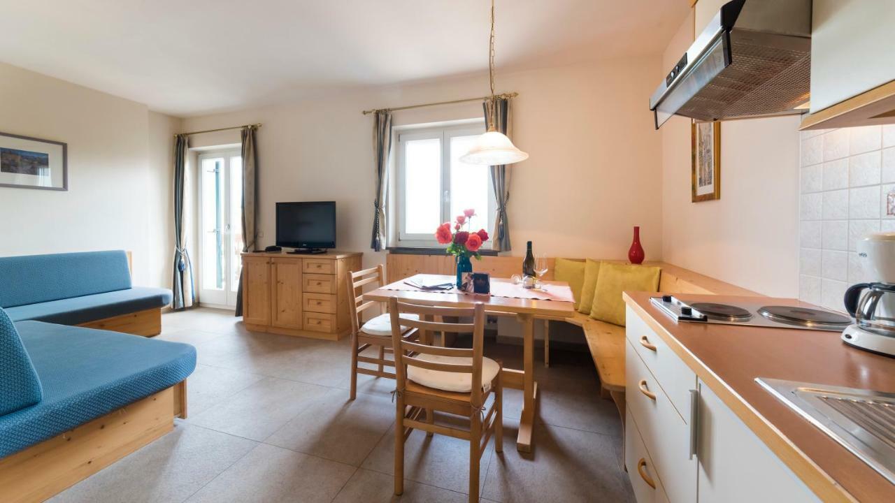 Hotel Weingut Klosterhof Caldaro Bagian luar foto