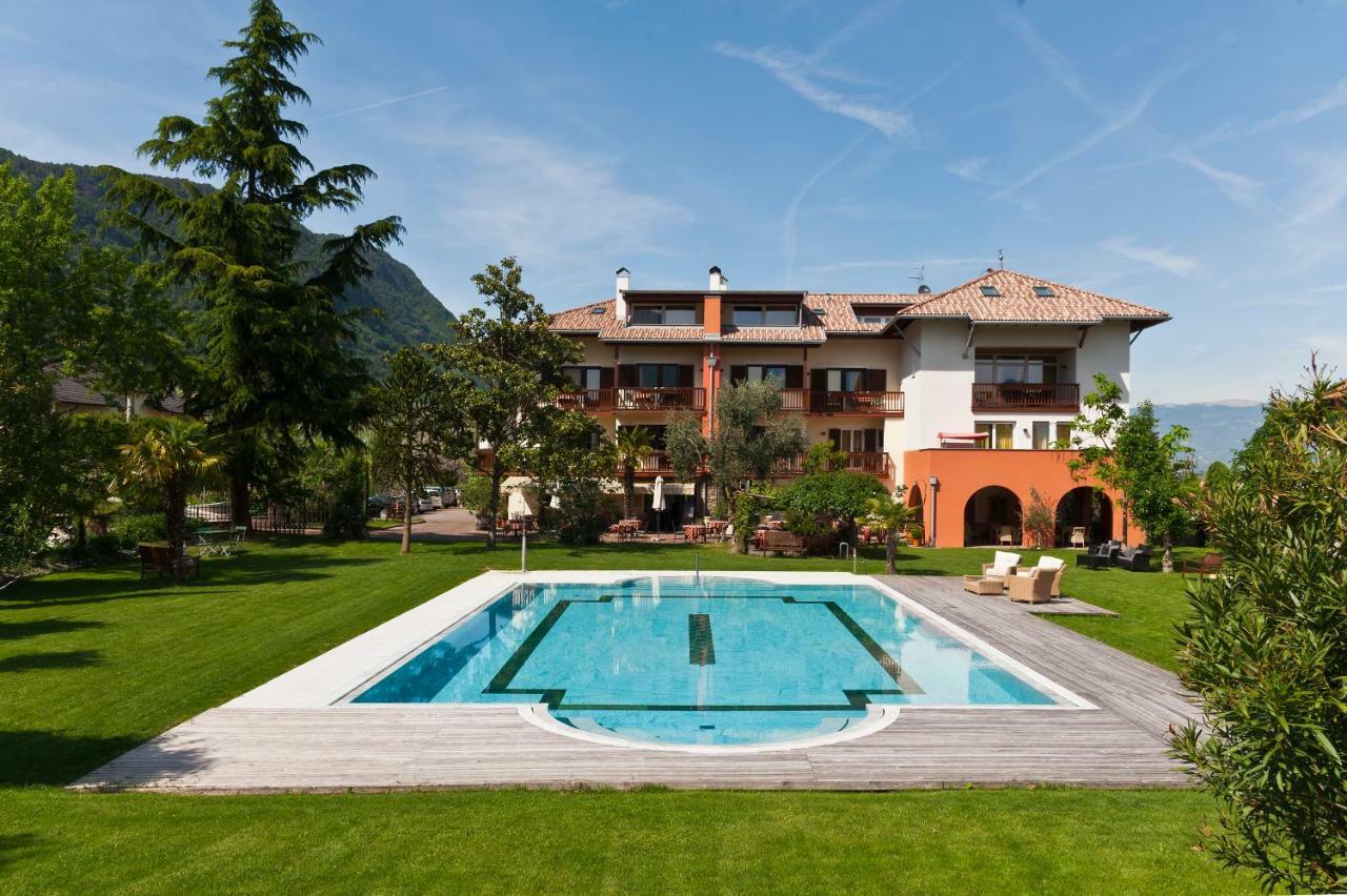 Hotel Weingut Klosterhof Caldaro Bagian luar foto