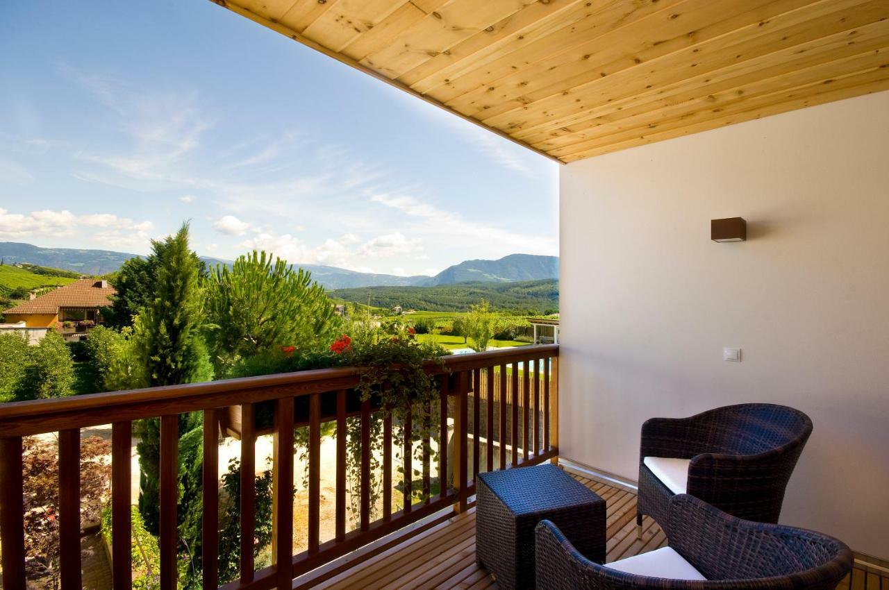 Hotel Weingut Klosterhof Caldaro Bagian luar foto