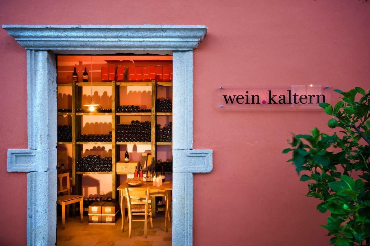 Hotel Weingut Klosterhof Caldaro Bagian luar foto