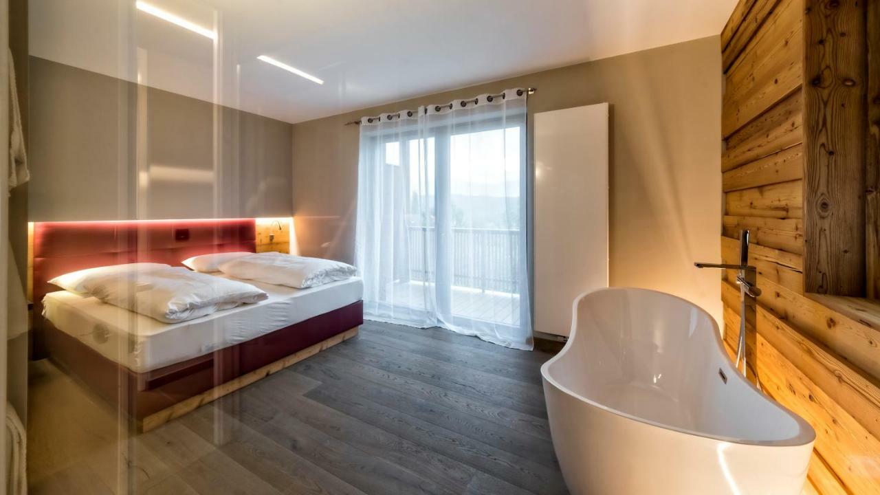 Hotel Weingut Klosterhof Caldaro Bagian luar foto